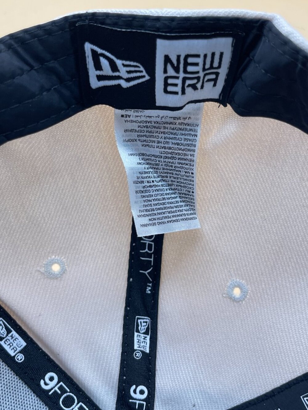 New Era 9FORTY LA Dodgers Two-Tone Cap Fresh, stylish, and bold - Picture 5 of 5